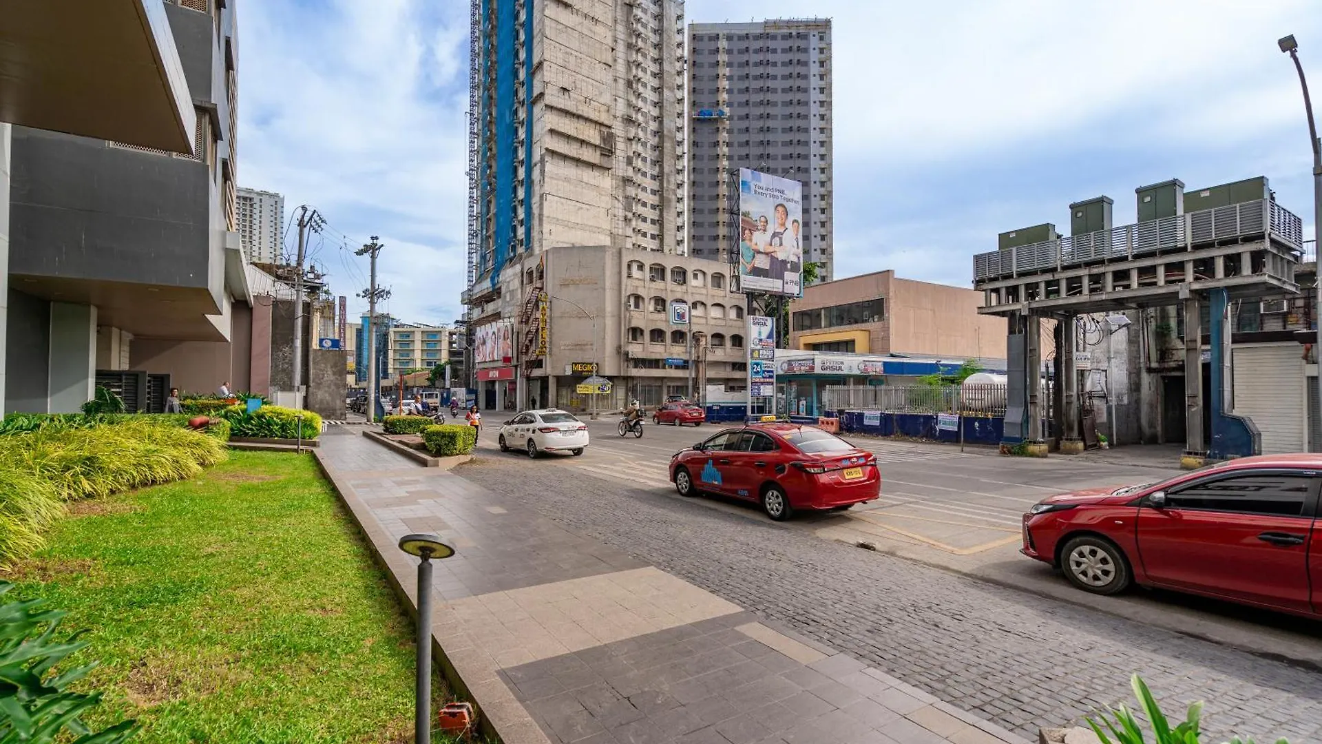 Premium Apartments In Avida Towers L City Centre L Downtown L Close To Restaurants And Local Shops L By Bleuspace Davao