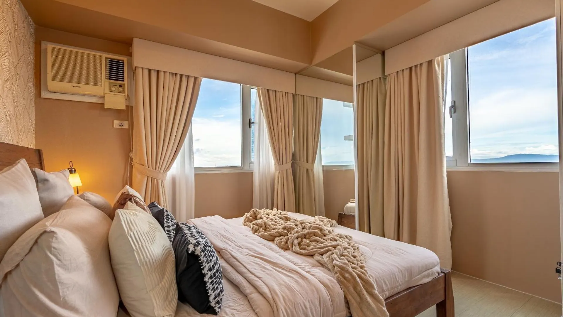 Premium Apartments In Avida Towers L City Centre L Downtown L Close To Restaurants And Local Shops L By Bleuspace Davao Philippines